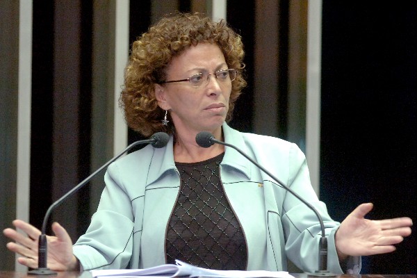 Senadora participou com um assessor de curso para executivos no México, Argentina e Espanha (foto Ag. Senado)