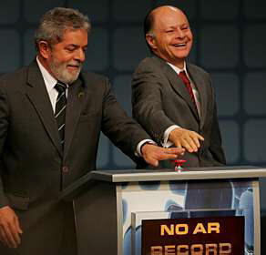 Lula defende Record e pergunta por Edir Macedo