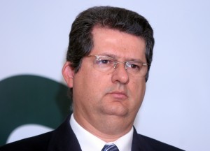 Deputado tucano acha que, com decisão de Aécio, partido fica unido