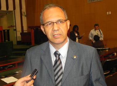 Imagem ilustrativa da not�cia: Carlos Geilson lamenta a morte de radialista  