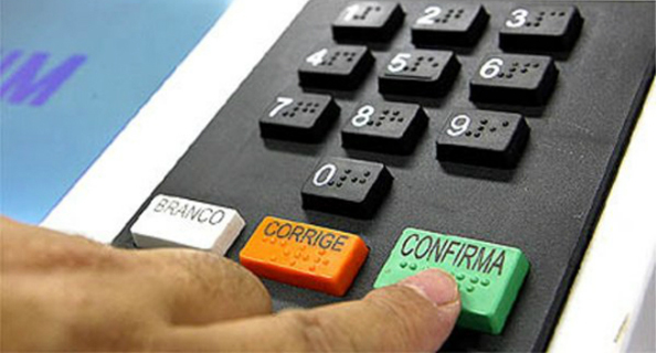 Por votos, candidatos a prefeito apostam no axé e no pagode para ‘grudar’ na cabeça do eleitor