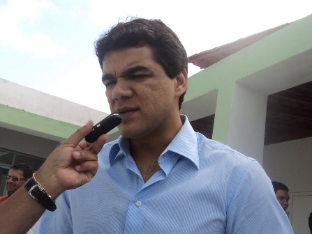 Rogério Andrade diz que mesmo com o decreto de contingenciamento de despesas, a ação vai atender a milhares de pessoas da cidade Rogério Andrade diz que mesmo com o decreto de contingenciamento de despesas, a ação vai atender a milhares de pessoas da cidade