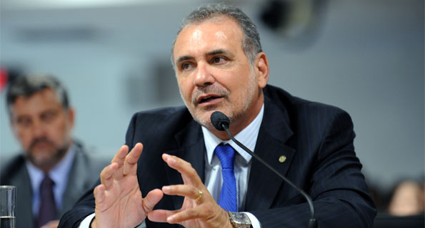 Nelson Pelegrino pode ir para Sedur bancando, como contrapartida, a candidatura de Marta Rodrigues à Prefeitura no PT