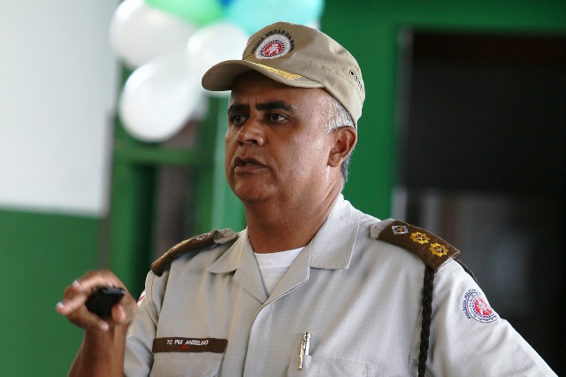 Imagem de Comandante-geral da PM volta a negar greve e diz que população pode voltar "às suas atividades" Imagem de Comandante-geral da PM volta a negar greve e diz que população pode voltar "às suas atividades"