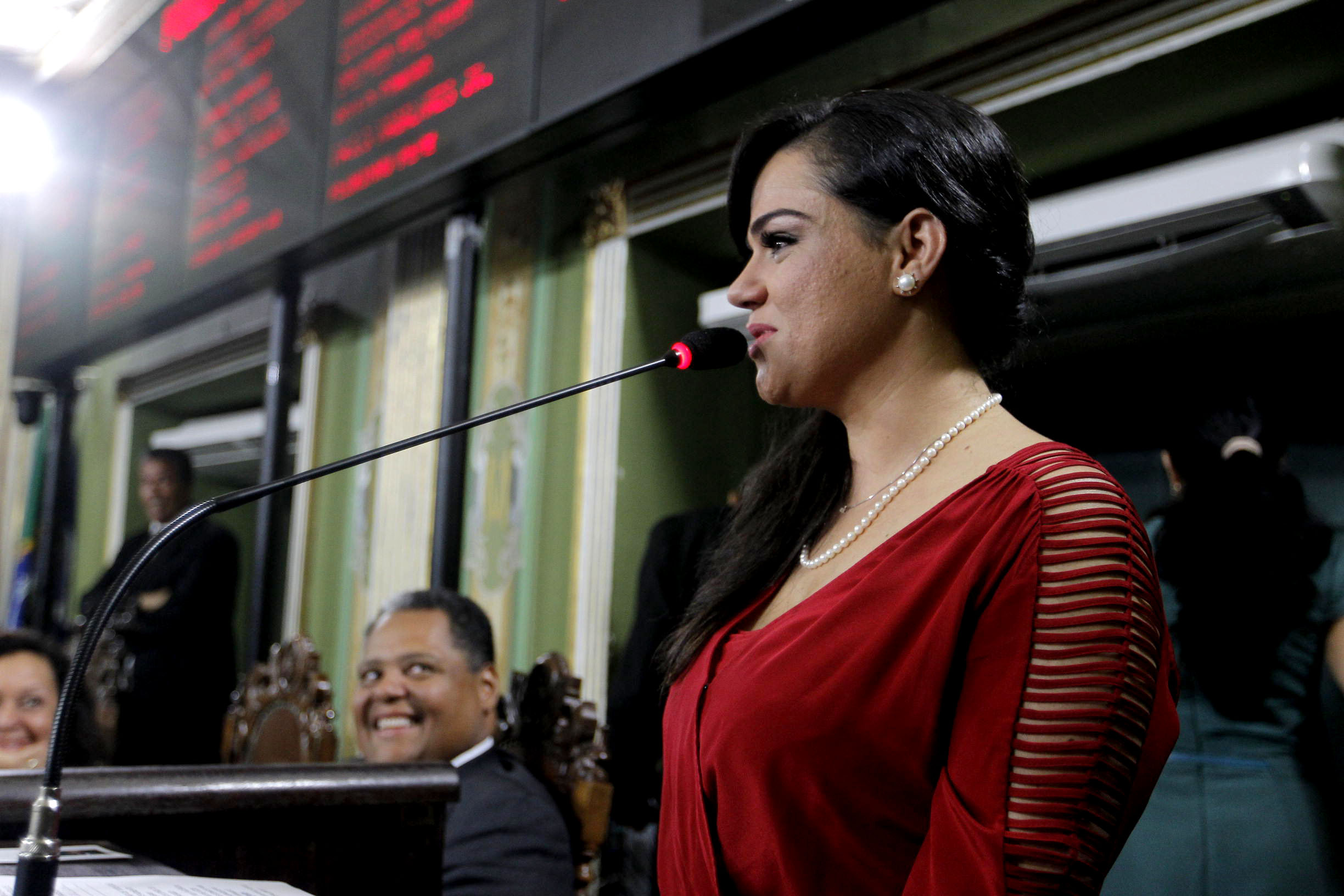 Imagem de Decisão de Rui de segurar indicação ao TCM há 15 meses aumenta especulação sobre plano de nomear primeira-dama