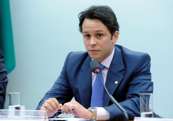 O projeto que já segue para o Senado Federal tem pena prevista de prisão, de 1 a 5 anos, além de multa O projeto que já segue para o Senado Federal tem pena prevista de prisão, de 1 a 5 anos, além de multa