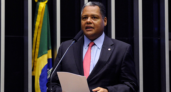 O anúncio foi feito pelo presidente da legenda, Gilberto Kassab, em nota publicada pela Folha de S. Paulo O anúncio foi feito pelo presidente da legenda, Gilberto Kassab, em nota publicada pela Folha de S. Paulo