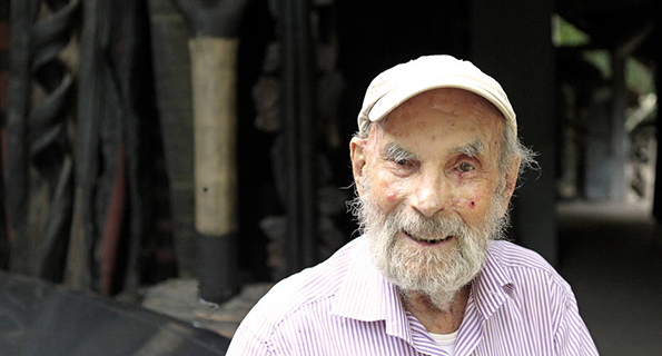Frans Krajcberg, artista polonês que viveu na Bahia