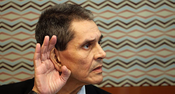 Para ministro, conteúdos publicados por Jefferson na internet configuram graves ofensas ao STF e a seus integrantes Para ministro, conteúdos publicados por Jefferson na internet configuram graves ofensas ao STF e a seus integrantes