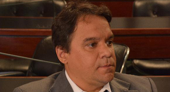 O martelo tende a ser batido em prol do nome de David Rios no dia 29