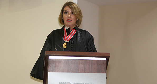 Ediene Lousado recebia ingressos para festas badaladas e viagens intermediadas por Gabriela Macedo Ediene Lousado recebia ingressos para festas badaladas e viagens intermediadas por Gabriela Macedo