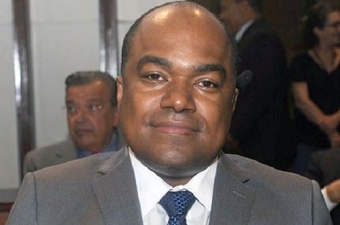 Para Samuel, ere o direito constitucional pétreo de liberdade de culto. 