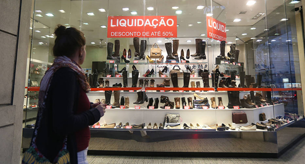 A Alshop (Associação dos Lojistas de Shopping) nega que os números sobre as vendas de Natal apresentados na última quinta-feira (26) estejam errados