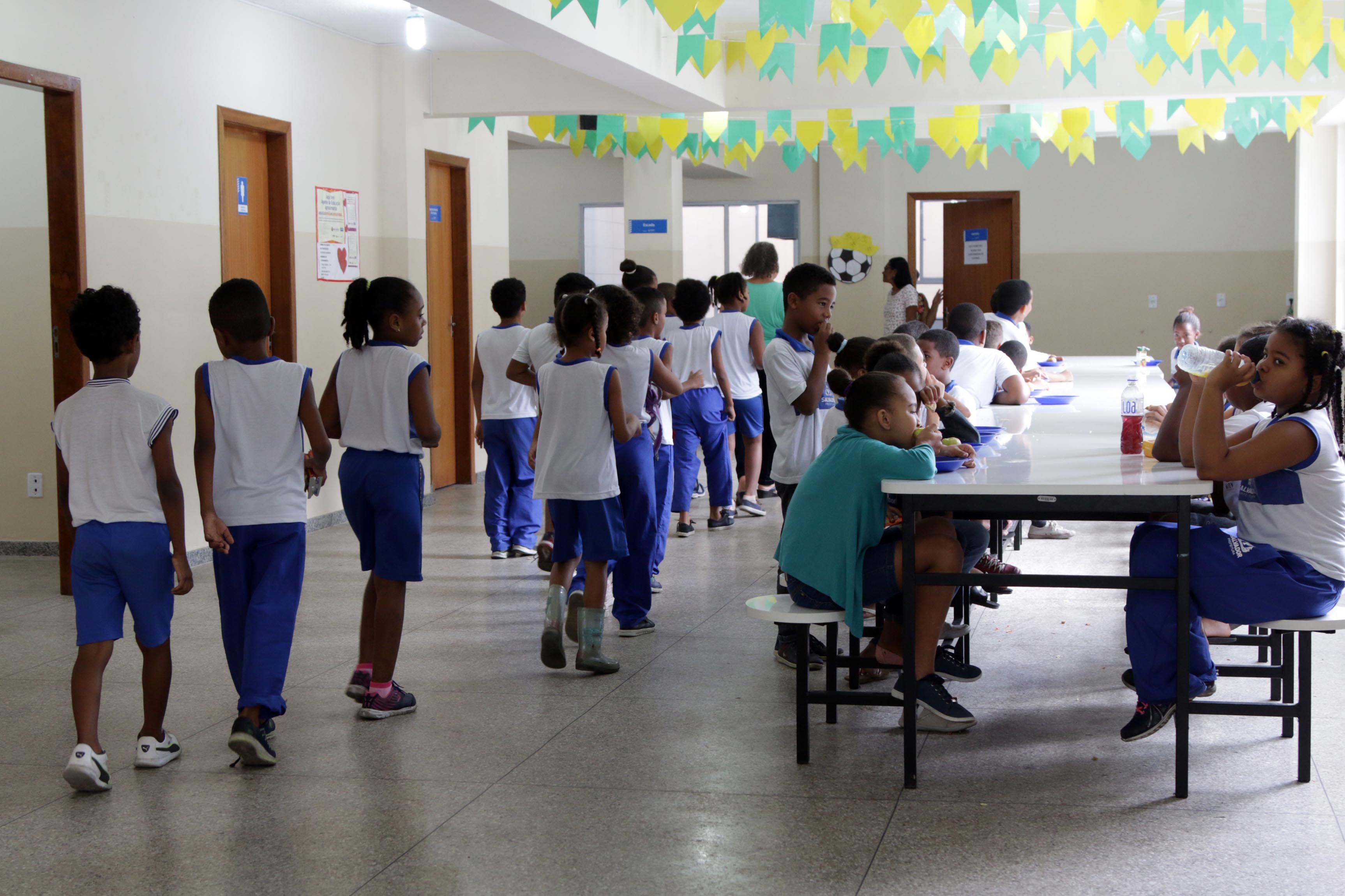 Imagem de Escolas privadas de elite do Brasil superam Finlândia no Pisa; rede pública vai pior do que Peru