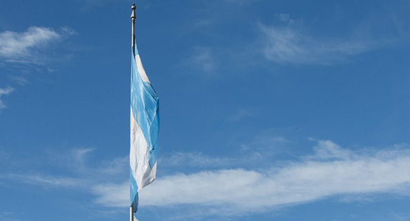 Argentina aprova direito de mulher decidir sobre aborto