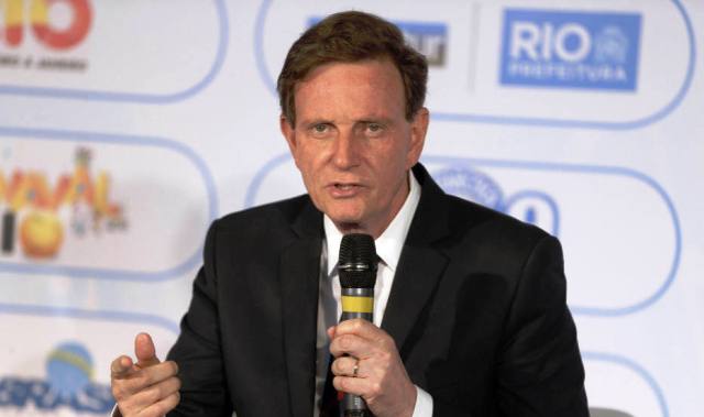 Bolsonaro apela a presidente da África do Sul por Crivella, mas país segue sem dar aval