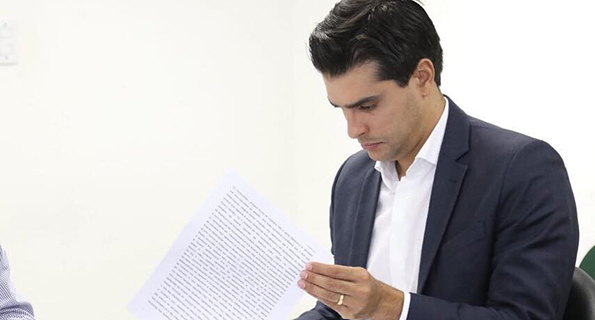 Na imagem, o vereador Alexandre Aleluia, do União Brasil