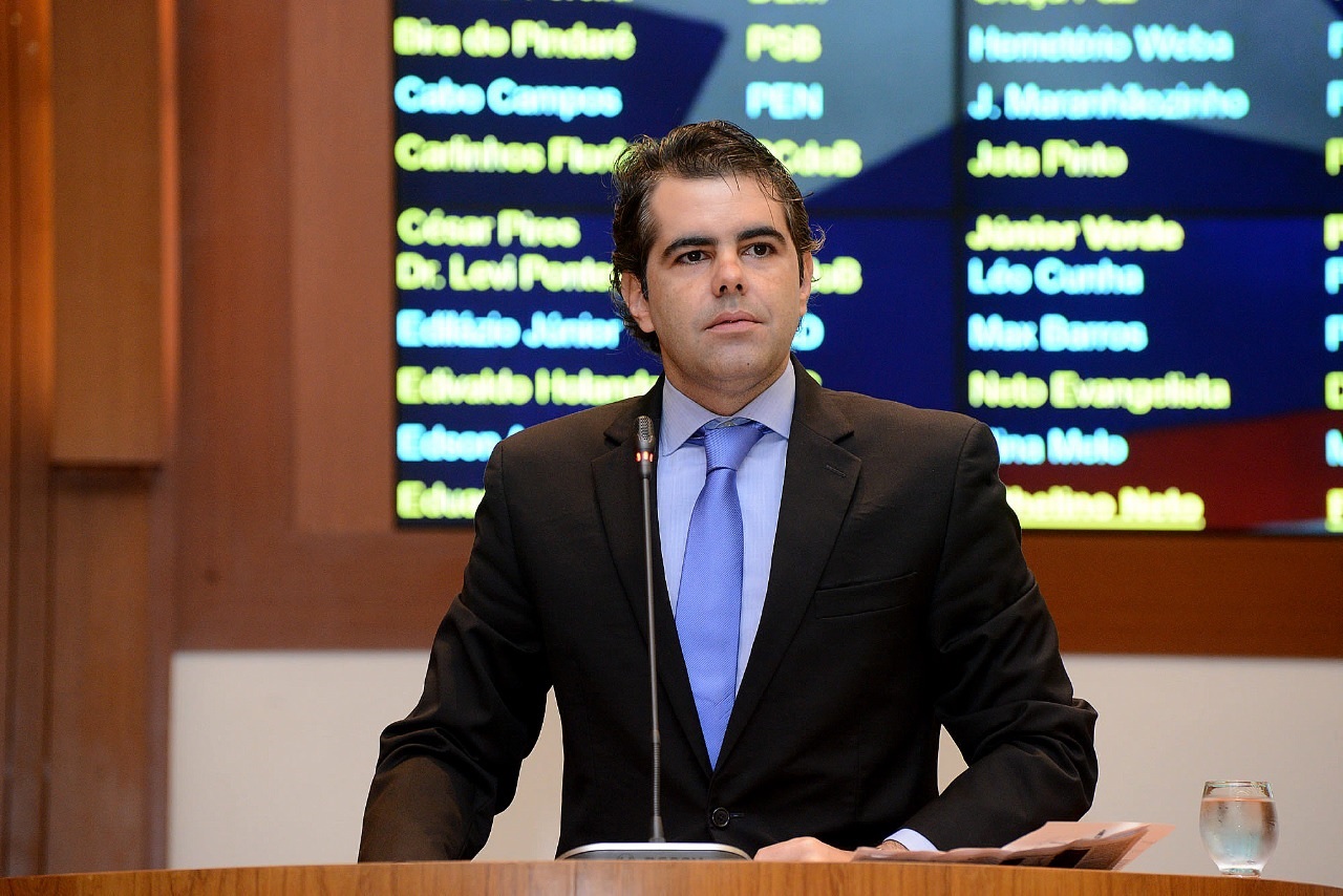 Deputado Adriano Sarney adotou retórica igual à de seguidores do presidente Jair Bolsonaro Deputado Adriano Sarney adotou retórica igual à de seguidores do presidente Jair Bolsonaro