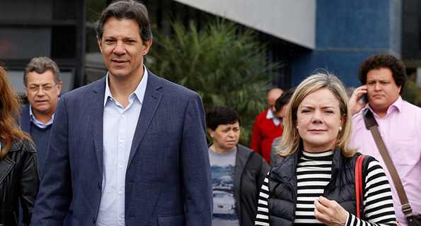 Imagem de Gleisi e Haddad visitam Lula para discutir saída da prisão