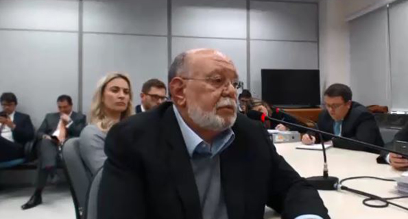 Ex-presidente da empreiteira e delator na Lava Jato, no entanto, não soube citar beneficiários dos supostos repasses; ex-prefeito chama comissão de 'factoide' Ex-presidente da empreiteira e delator na Lava Jato, no entanto, não soube citar beneficiários dos supostos repasses; ex-prefeito chama comissão de 'factoide'
