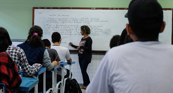 Com portas fechadas desde meados de março por causa da pandemia de coronavírus, escolas no Brasil enfrentam indefinição sobre a retomada das aulas Com portas fechadas desde meados de março por causa da pandemia de coronavírus, escolas no Brasil enfrentam indefinição sobre a retomada das aulas