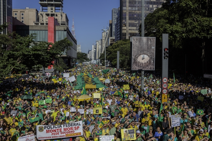 O juiz Rodrigo Galvão Medina proibiu que grupos “manifestamente antagônicos entre si” se reúnam para protestar no mesmo horário, na avenida Paulista, neste domingo (7)