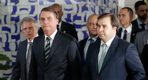 O presidente Jair Bolsonaro e o presidente da Câmara dos Deputados, Rodrigo Maia