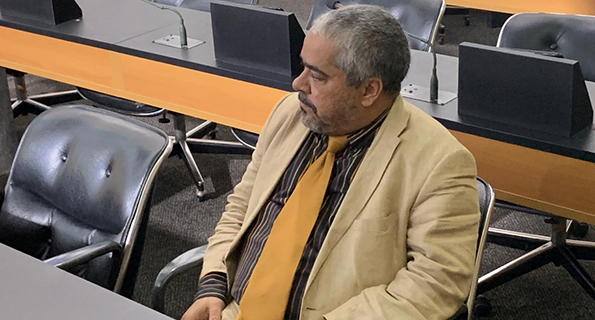 Fabrício era o mais indignado. Outro deputado disse, no grupo de WhatsApp dos governistas, que os secretários se acham "poca-zoi"