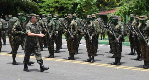 No começo de março, a Marinha deu 90 dias para que militares deixem as legendas