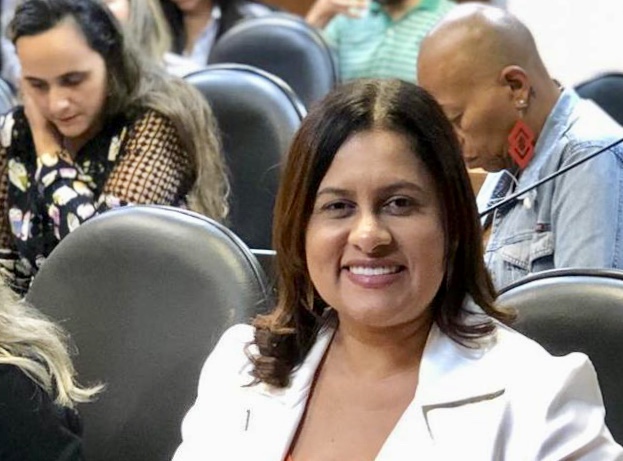 Kátia Oliveira Kátia Oliveira