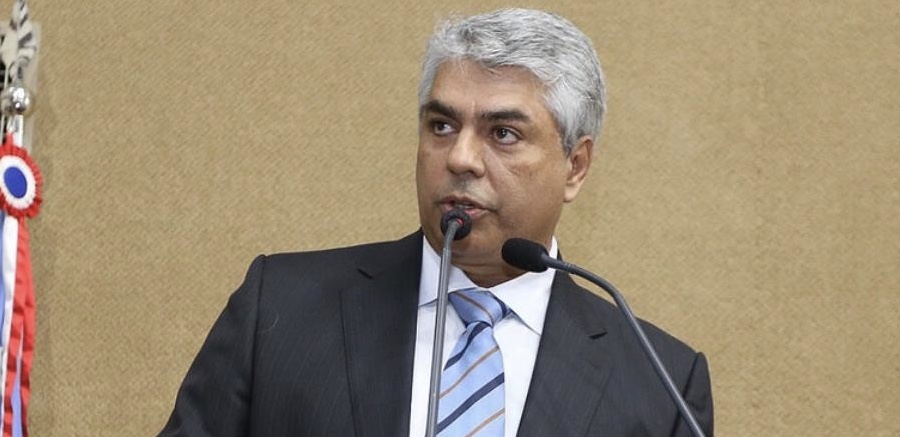 O deputado Robinho poderia transformar a Assembleia num eixo da oposição contra o governador Rui Costa, dizem petistas O deputado Robinho poderia transformar a Assembleia num eixo da oposição contra o governador Rui Costa, dizem petistas