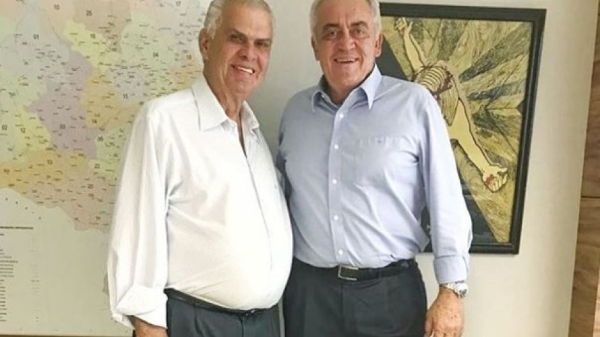 Araújo e Otto: a foto, naturalmente, é de antes da pandemia Araújo e Otto: a foto, naturalmente, é de antes da pandemia