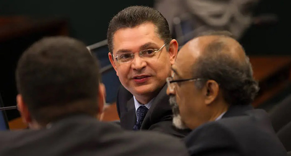 Sóstenes Cavalcante