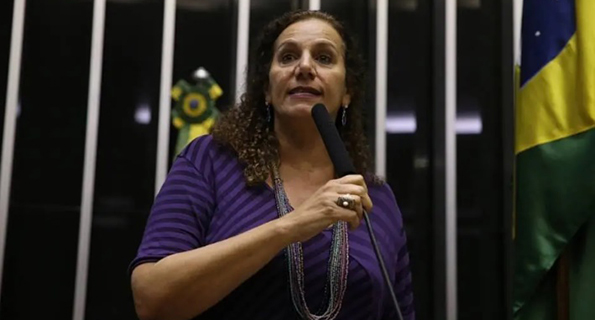 Líder da minoria, Jandira Feghali (PCdoB-RJ)