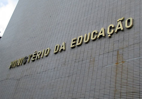 Imagem de Ministro interino da Educação articula para assumir a pasta