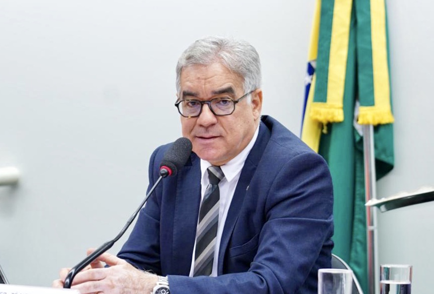 Zé Neto nega ligação com o Centrão e diz que tem relação institucional com Arthur Lira