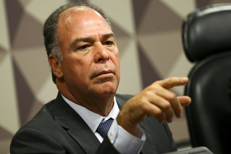 Relator da proposta que limita combustíveis, Fernando Bezerra contesta em seu texto números apresentados por estados