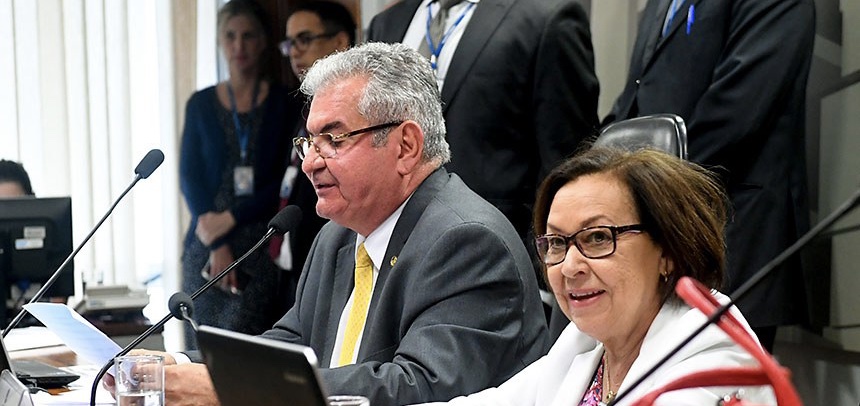 os atuais presidentes da CPI das Fake News, senador Angelo Coronel (PSD-BA) e a sua relatora, deputada federal Lídice da Mata (PSB-BA)