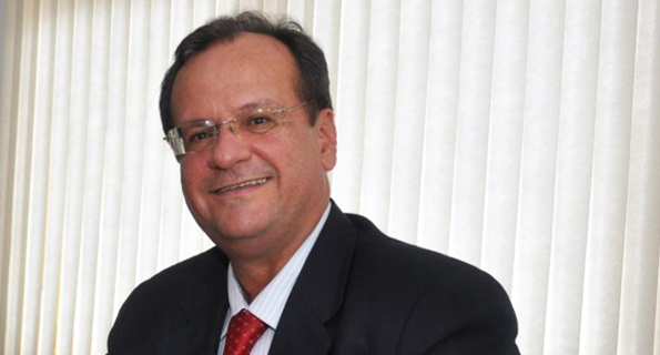 o diretor-geral da ADAB, Maurício Bacelar