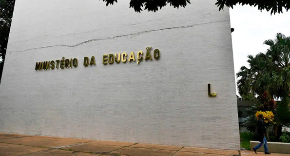 Imagem de Reação a efeitos da pandemia na educação é principal desafio de próximo ministro
